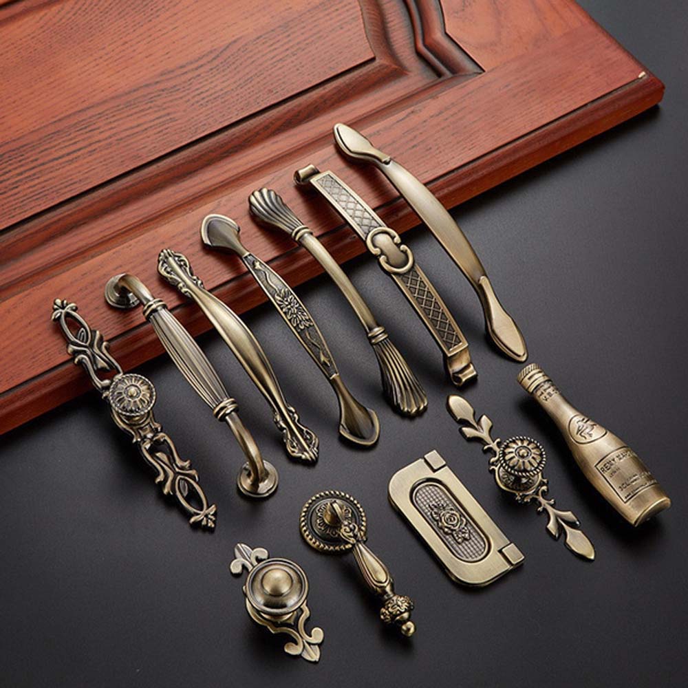 Vintage-Bronze-Griffe für Klei – Furniture Hardware Vintage Bewertung und Preis